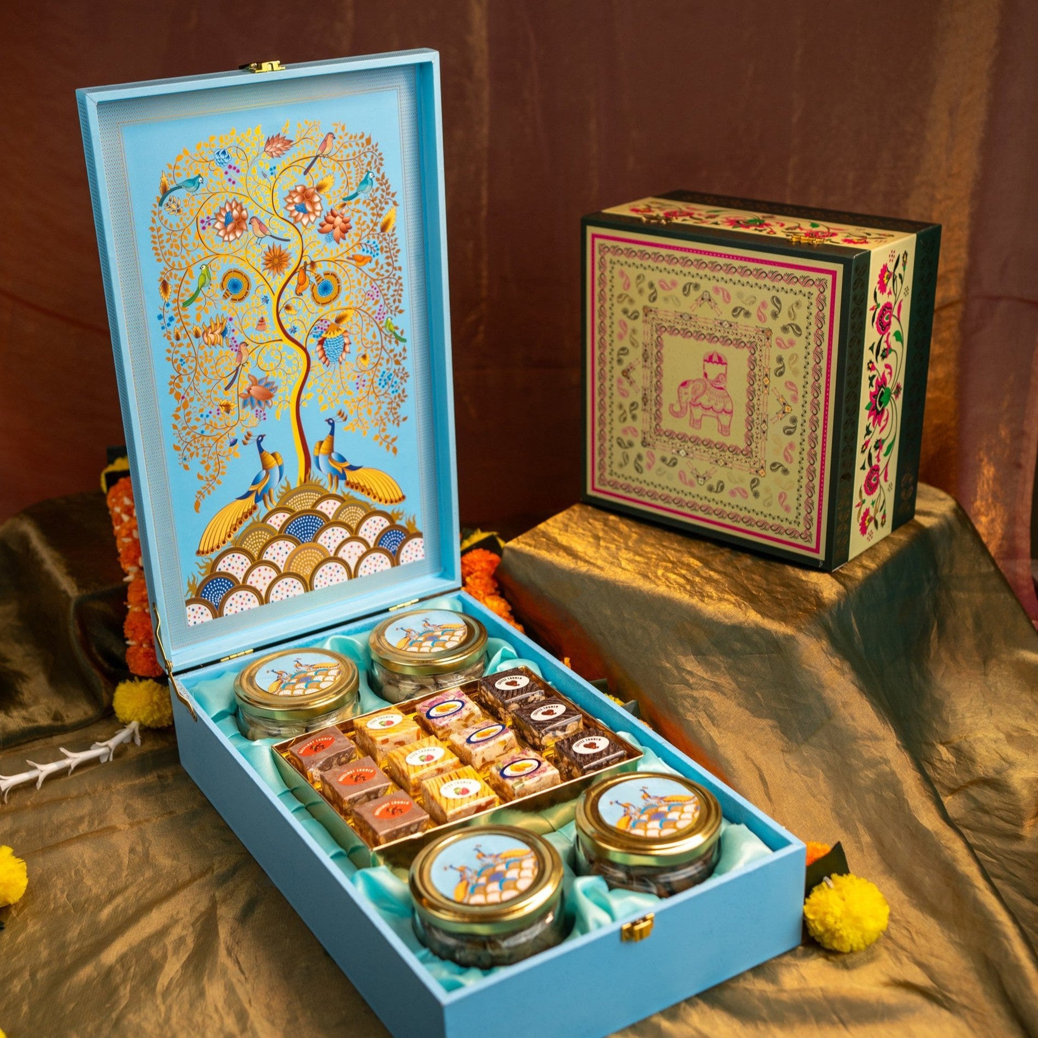 Peacock 4 Jar Dryfruits & Bites Gift box